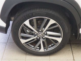 純正アルミホイール装備! サイズは225/50R18です。