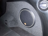高機能サウンドシステム。車内に臨場感ある音楽空間を生み出します。