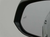 ブラインドスポットモニター搭載 車両後方の死角から近づく車をお知らせする装備です