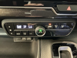 バックモニター付きで車庫入れもラクラク♪
