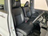 【運転席・助手席】内装ルームクリーニング済みです。しっかり綺麗にしていますので、是非、お確かめください。車に自信があるからこそ、是非一度ご来店頂き内外装も見てもらえると幸いです。