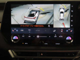 純正ナビ付です。もちろん車両後方を表示するバックガイドモニターが付いていて車庫入れ安心!