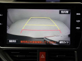 バックモニター装着車は後退時の強い味方です♪車庫入れや縦列駐車の際、後退操作の参考になるガイドラインをナビ画面に表示します。