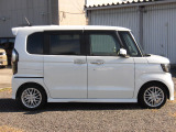 中古車にもボディーコーティング施工できます。一度ボディを磨いてから施工しますので、光沢のある綺麗な状態でお乗りいただけます。お気軽にご相談下さい。