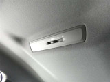 後部座席用にリヤクーラーが装備されています。暑い夏でも涼しい風で快適な空間が広がります。