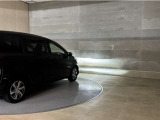 LEDヘッドランプです。十分な明るさを保ちつつも消費電力が少なく、バルブ寿命も長いのが特徴です。瞬時にMAXの光量を発揮するのもLEDならではです。