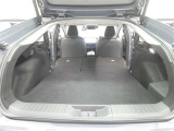 【シートアレンジ可能】ゆとりあるワイドな車内空間は、ドライブを始め買い物やレジャーなど、幅広く活躍します。一人でもみんなとでもお出かけを楽しみましょう!
