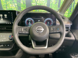 【純正革巻きステアリング】上質な革を使用することで、手にしっかり馴染みとても運転しやすいハンドルです♪