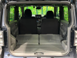 普段のお買い物や通勤、送迎等に十分な荷室スペースを確保しております。セカンドシートを倒すと、大きな荷物の積載も可能です♪