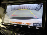 バックガイドモニターで、後方を確認しながら安心して駐車することができます。運転初心者も熟練者も必須の機能ですよ!