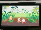 映像を画面で楽しめる装備を備えています。停車中の休憩時間などにテレビや映像を視聴でき、車内で過ごすひとときをより快適にお使いいただけます。