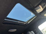 メルセデス・ベンツの定める厳しい基準をクリアしたお車のみをご案内させて頂きます。納車前整備はメーカー規定に基づき最大100項目にも及ぶ点検を熟練のメカニックによって行いご納車させて頂きます。