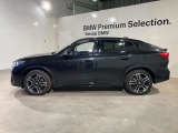 BMW xDriveの魅力は、走行状況と路面状況の変化をリアルタイムに把握し、4輪のトラクションを絶えず最大限に保つことで、どんなコンディションにおいても揺るぎない走りを実現させてくれます。