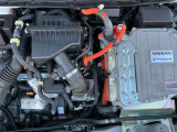 e-POWERはエンジンを発電専用にしてエンジンの作動時間を短縮。さらに、ごくわずかな減速でも回生エネルギーがとれるよう設定して、あらゆる走りのシーンで優れた燃費性能を発揮します。