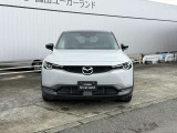 日当たり良好のショールームで、じっくりおクルマをご検討いただけます★