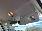 バニティーミラー付きサンバイザーが装備されています♪
