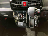 納車前にはプロのメカニックが、各部の点検を行います。ディーラーにしか出来ない品質、そしてサービスできっと満足していただけると思います!