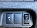 車両安定制御に関するスイッチやシートヒーターの操作部を配置。必要な機能へ手を伸ばしやすく、季節や状況に応じた車内の使い分けにも役立ちます。