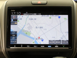 【純正8インチナビ】使いやすいナビ操作にオーディオ機能も充実!Bluetooth接続で運転中のハンズフリー電話や好みの音楽を車内に流す事が出来ます。ラインナップや車種に応じて豊富な機能が使用可能♪