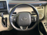 インテリアに合わせたデザインのステアリングは、運転される方のことも考え、運転しやすい形状、大きさです。是非一度、実際に触ってお確かめください。