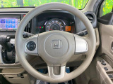 インテリアに合わせたデザインのステアリングは、運転される方のことも考え、運転しやすい形状、大きさです。是非一度、実際に触ってお確かめください。