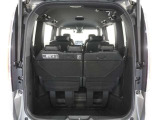 ◆フル乗車でもしっかり荷物を収納出来るラゲッジスペースです。普段の買い物でしたらしっかり積める十分な荷室スペースが確保されています。