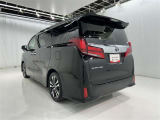 沢山乗れるのがこの車の魅力!2台で移動しないと・・・なんて時もこの車なら1台で!大活躍です♪