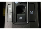 電動パーキングブレーキを搭載。スイッチ操作でパーキングブレーキを作動・解除することが可能ですので、操作の力が不要ですよ♪
