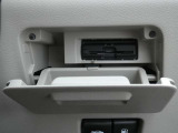 純正ETC2.0付 料金所もスムーズに通れ、割引料金の適用もあります。ビルトインできれいに収まっており、見た目もスマートです。