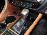 フロアシフトのオートマチックトランスミッションです。