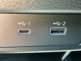 前席USB電源です。