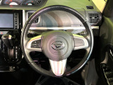 【純正革巻きステアリング】上質な革を使用することで、手にしっかり馴染みとても運転しやすいハンドルです♪