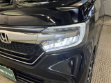 LEDヘッドライトです。デザイン性がよくとても明るいので、夜間の走行や悪天候でも安心です。しかも長寿命!