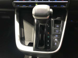 電動パーキングブレーキを搭載。スイッチ操作でパーキングブレーキを作動・解除することが可能ですので、操作の力が不要ですよ♪
