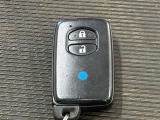 キーを取り出さずにドアを施錠&解錠。クルマの始動も可能です。