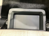 助手席アンダーボックスは運転用の替え靴や、車内に常備しておきたい子供用品、着替えた服などが収納できて便利です。女性に嬉しい収納スペースです★