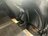 BMWの少し硬めの足回りは車の縦揺れを素早く整えるため、同乗者の方への車酔いにも効果が御座います。
