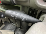 雨天時や視界不良時でも、クリアな視界を確保。運転に必要な情報を的確に把握できます。安全運転をサポートする頼もしい機能です。