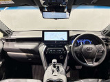 高いホールド性で運転姿勢が安定します。長距離ドライブでも疲れにくいのが魅力です。快適なドライビングライフをお送りください♪