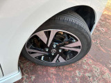 165/55R15タイヤと専用アルミホイール付き!冬タイヤは別途ご用意が必要です。ぜひご相談ください(^^♪