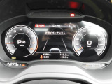 重厚感と安定感があり、同時にダイナミックさも備えるAudiの走り。機能やデザインが革新的なメーター。
