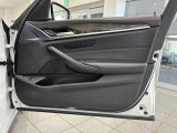 完成度の高いBMW認定中古車は、ご購入後も安心です。また、保証期間中は、365日24時間体制(フリーダイアル)で、万一の故障などの様々なトラブルにも対応いたします。