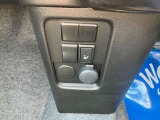 運転席、シートヒーター完備しています