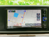 周辺の道路や施設を地図上で確認でき、現在地を見ながら目的地までのルートを把握するのに便利です。表示切替や縮尺の調整も画面から選べます。
