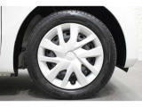 純正のホイールカバーが足元を飾ります!タイヤサイズは 155/65R14 でございます!