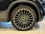 車両は屋内展示しておりますので天候に関係なくごゆっくりコンディションご確認頂けます。車両を倉庫へ保管している場合が御座いますのでご来店前に在庫確認頂けると幸いです。TEL072-784-8800
