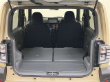 リヤシ-トを倒せば更に荷物を載せることができます。