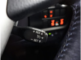 レーダークルーズコントロール(全車速追従機能付)付きです。車速に応じて追従支援してくれるので、ロングドライブも快適です。詳細は販売店スタッフまでおたずねください。