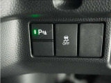 ◆パーキングセンサー◆車庫入れの時などに近くに障害物がある場合、障害物までの距離を音で知らせてくれます。