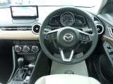 ◆チルト&テレスコピックステアリング◆ドライバーのさまざまな体格に応じて適切な運転姿勢を取りやすいよう、ハンドルの前後位置と高さを調整できます◆